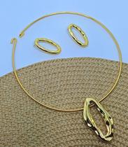 Kit Colar e Brincos Choker Aro Liso Rigido com Pingente Oval Orgâncio Vazado Folheado Ouro Inspiração Blogueira Luxo