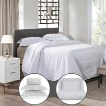 Kit Colcha CobreLeito Super King Kacyumara Satinée Square 300 Fios Algodão Egípcio com 2 PortaTravesseiros Branco Kit Colcha CobreLeito Super King Kacyumara Satinée Square 300 Fios Algodão Egípcio com 2 PortaTravesseiros Branco