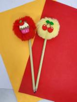 Kit com 02 Lápis pompom cereja e cup cake papelaria lapis escrever material escolar caneta azul lembrancinha presente