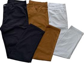 Kit com 03 calças masculina em sarja otimo acabamento todas modelo slim com elastano envio rapido