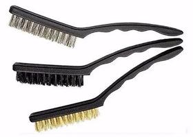 Kit com 03 Escovas Longas Multiuso de Aço, Latão e Nylon - FMA029 Kit com 03 Escovas Longas Multiuso de Aço, Latão e Nylon - FMA029