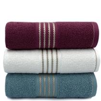 Kit Com 03 Toalhas De Banho Gigante / Banhão Quasar - Rubi/Branco/Azul - 72x150cm - LMpeter