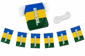 Kit Com 100 Metros de Bandeirolas de Plástico Com 50 Bandeiras 30x45 Kit Com 100 Metros de Bandeirolas de Plástico Com 50 Bandeiras 30x45
