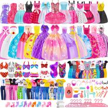 Kit com 110 Roupas e Acessórios para Bonecas TQRAZ - Presente Ideal para Meninas