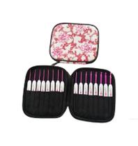 Kit com 16 agulhas com a ponta de alumínio corpo de plástico e com estojo para Crochê e Tricô Top