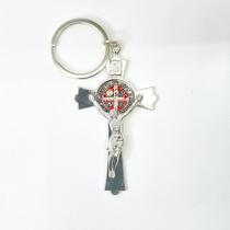 Kit com 2 Chaveiros religioso crucifixo proteção de São Bento na cor prata - Filó Modas