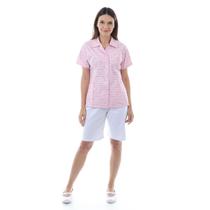 Kit com 2 Conjuntos Estampados de Bermuda e Jaleco em Algodão na cor Rosa para Doméstica, Copeira, Faxineira, Arrumadeira