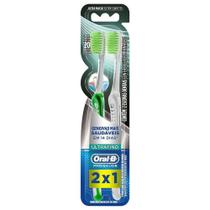 Kit com 2 Escovas Dentais Oral-B Pró-Saúde Ultrafin Macia 35 Kit com 2 Escovas Dentais Oral-B Pró-Saúde Ultrafin Macia 35