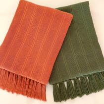 Kit Com 2 Mantas Quadriculada Para Sofá E Camas Verde Oliva E Terracota Xale 1,20X1,80 M Artesanato Mineiro