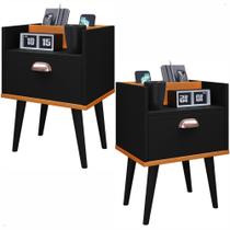 Kit com 2 Mesas de Cabeceira Milena Preto Cinamomo - Gaveta, Suporte para Celular e Design Compacto Kit com 2 Mesas de Cabeceira Milena Preto Cinamomo - Gaveta, Suporte para Celular e Design Compacto