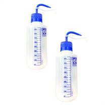 Kit com 2 Pisseta Graduada Em Poliestireno (frasco Lavador) 500ml - Nalgon Tampa Azul