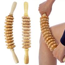 Kit com 2 Rolo Massageador Curvo e Reto Corporal de Madeira com 11 Rodas Relaxante Muscular Massagem Linfática Kit com 2 Rolo Massageador Curvo e Reto Corporal de Madeira com 11 Rodas Relaxante Muscular Massagem Linfática