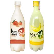Kit com 2 Vinhos de Arroz Coreano Makgeolli Morango e Banana 750ml Kit com 2 Vinhos de Arroz Coreano Makgeolli Morango e Banana 750ml