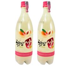 Kit com 2 Vinhos de Arroz Coreano Makgeolli Pêssego 750ml Kit com 2 Vinhos de Arroz Coreano Makgeolli Pêssego 750ml