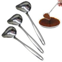Kit com 3 Concha com Bico Lateral em Aço Inox Para Servir Molhos Sopas E Caldas Kit com 3 Concha com Bico Lateral em Aço Inox Para Servir Molhos Sopas E Caldas