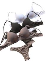 Kit com 3 conjuntos básicos em cores variadas + brinde. Kit com 3 conjuntos básicos em cores variadas + brinde.