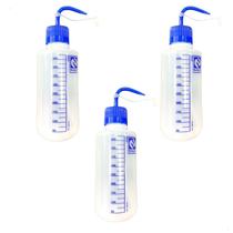 Kit com 3 Pisseta Graduada Em Poliestireno (frasco Lavador) 500ml - Nalgon Tampa Azul Kit com 3 Pisseta Graduada Em Poliestireno (frasco Lavador) 500ml - Nalgon Tampa Azul