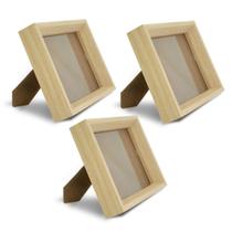 Kit com 3 Porta retrato para Fotos 10x15 com Moldura de Madeira para Casa Escritório Hall Kit com 3 Porta retrato para Fotos 10x15 com Moldura de Madeira para Casa Escritório Hall