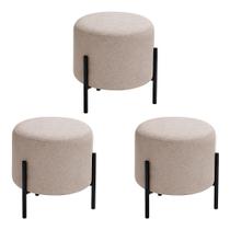 Kit com 3 Puffs Luxor Redondos em Linho Pés de Ferro Design Minimalista Sala Moderna - Bege Claro Kit com 3 Puffs Luxor Redondos em Linho Pés de Ferro Design Minimalista Sala Moderna - Bege Claro