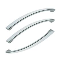 Kit com 3 Puxadores 128mm Cromado Ideal para Armários Kit com 3 Puxadores 128mm Cromado Ideal para Armários