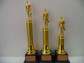 Kit com 3 troféus de executivo (46 cm, 40 cm, 34 cm). Kit com 3 troféus de executivo (46 cm, 40 cm, 34 cm).