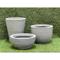 Kit Com 3 Vasos Decorativo de Planta Escovado Polietileno Com Prato Cone + Bojo + Bacia Kit Com 3 Vasos Decorativo de Planta Escovado Polietileno Com Prato Cone + Bojo + Bacia