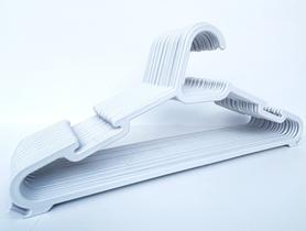 Kit com 30 Cabides Adulto Kombate Branco Plástico Achatado