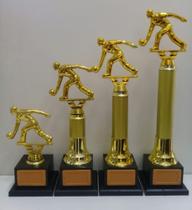 Kit com 4 troféus de bocha (22 cm, 33 cm, 39 cm, 45 cm). Kit com 4 troféus de bocha (22 cm, 33 cm, 39 cm, 45 cm).