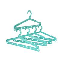 Kit com 5 Cabides Secalux 5x1 para Secagem Verde Kit com 5 Cabides Secalux 5x1 para Secagem Verde