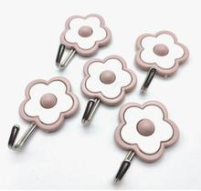 Kit Com 5 Ganchos Adesivo De Flor Plástico Suporta 2Kg Kit Com 5 Ganchos Adesivo De Flor Plástico Suporta 2Kg