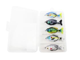 Kit com 5 Iscas Artificiais Peixinho Rabo Giratório 7cm 8gr (5 Cores) + Estojo