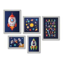 Kit Com 5 Quadros Decorativos - Espaço - Astronauta - Nave - Infantil - Baby - Bebê - 318kq01b Kit Com 5 Quadros Decorativos - Espaço - Astronauta - Nave - Infantil - Baby - Bebê - 318kq01b