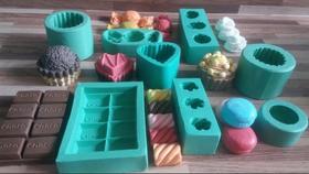 Kit com 8 moldes formas para fabricação de sabonetes formato doces