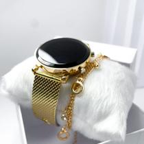 Kit com relógio e pulseira dourados em metal modelo de led digital redondo feminina