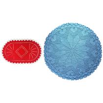 Kit com Tapete de Crochê Corações 1,18 Metros Azul Bebê e Tapete Oval de Crochê Vermelha e Branca 72 cm para Decoração