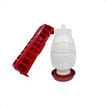 Kit Comedouro Calha 30cm e Bebedouro Com Rosca 5L Para Aves Kit Comedouro Calha 30cm e Bebedouro Com Rosca 5L Para Aves