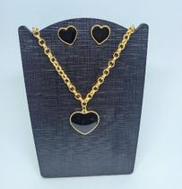 Kit Conjunto Feminino Colar e Brincos Elo Português Grosso Pingente Coração Liso 6mm Folheado Ouro 18k Preto Branco