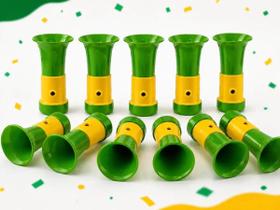 Kit Cornetas Infantil Brasil Verde e Amarela Brinquedo Divertido para Festa e Torcida Kit Cornetas Infantil Brasil Verde e Amarela Brinquedo Divertido para Festa e Torcida