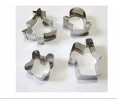 Kit Cortador Natal 2 com 4 Pçs, Arvore, Luva, Casinha e Rena