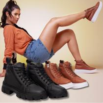 Kit Coturno Feminino Caramelo + Bota Tratorada Preta: Uma Combinação Rústica E Elegante Ambas com Sola de Borracha.