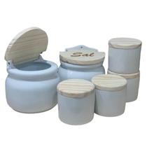 Kit Cozinha - 2 Saleiros 1kg + kit 4 porta condimentos 200ml - Porcelana Branca e Bege Kit Cozinha - 2 Saleiros 1kg + kit 4 porta condimentos 200ml - Porcelana Branca e Bege