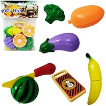 KIT COZINHA INFANTIL COM FRUTAS / LEGUMES + FACA E TABUA COM tiras autocolantes PICNIC 7 PECAS