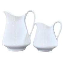 Kit de 2 Jarras Leiteiras de Porcelana Branca - 1.280ml e 740ml para Sucos e Bebidas Kit de 2 Jarras Leiteiras de Porcelana Branca - 1.280ml e 740ml para Sucos e Bebidas