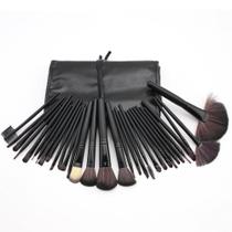 Kit de 32 Pincéis Para Maquiagem Profissional com Estojo Preto CBRN15450