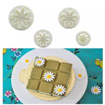 Kit De 4 Cortadores Com Ejetor Formato Flor Margarida Para Pasta Americana E Biscuits Confeitaria e Cozinha