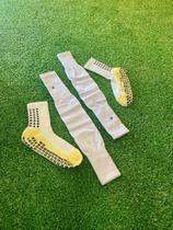 Kit de Acessórios: Canelito Poker Branco e Meia Prosocks Grip Branca Antiderrapante