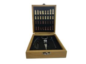 Kit de Acessórios para Vinho Com Caixa Mini Tabuleiro de Xadrez em Bambu Linha Luxo - Uny Home