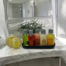Kit de Amenities luxo para Hotel c/ 7 itens Nécessaire Incolor Riqueza Natural Realgems