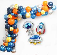 Kit de arco de balão com tema espacial com papel alumínio para astronautas e foguetes 83 unidades