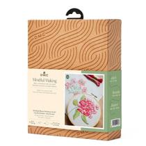 Kit de Bordado Duo Rosas do Amanhecer - DMC Mindful Making Kit de Bordado Duo Rosas do Amanhecer - DMC Mindful Making